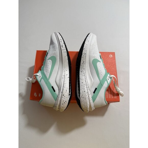 New Women’s Size 8 - Nike Air Winflo 10 White Emerald Rise FN7106 100 - Picture 6 of 10